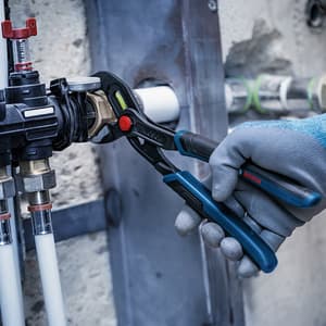 Bosch 7 inch / 180 mm Water Pump Plier with Multi-component Handle, 1 600 A03 9RA