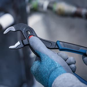 Bosch 7 inch / 180 mm Water Pump Plier with Multi-component Handle, 1 600 A03 9RA