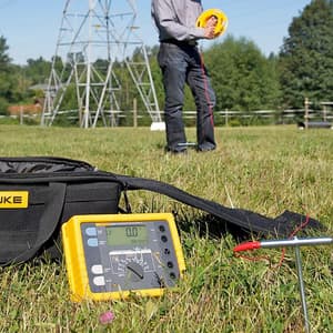 Fluke 1623-2 GEO Earth Ground Tester Kit