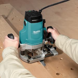 Makita 12 mm (1/2") 1650W Plunge Router with Soft Start, M3602B