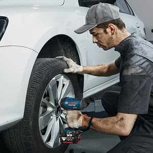 Bosch 18V Professional Heavy Duty Cordless Impact Wrench, GDS 18V-400