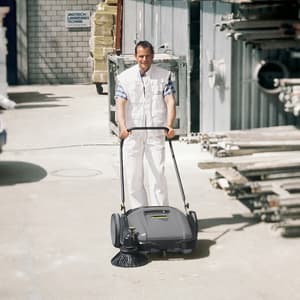 Karcher 480 mm / 2800m²/h KM 70/20 C Push Sweeper For Indoor & Outdoor Use, 1.517-106.0