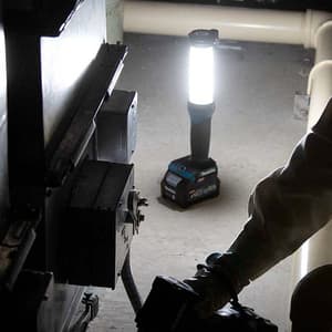 Makita 40Vmax XGT Li-Ion 710 LM Cordless LED Work Light (Bare Tool), ML002G
