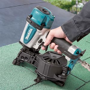 Makita 45 mm (1-3/4") Pneumatic Coil Nailer, AN454