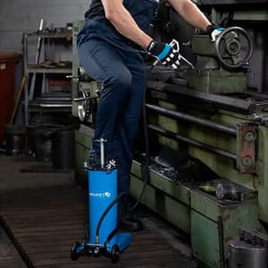 Hogert 6 Ltr Foot Grease Gun with Wheels, HT8G912