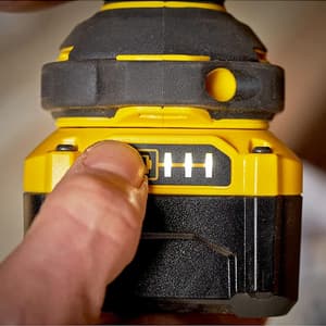 Stanley 20V / 4.0 Ah Li-ion (Fatmax) Battery, Compatible With All Stanley 20V Products, SB204