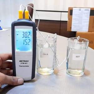 Metravi 3-1/2 Digits / -200 - 1372°C Dual Input Digital Thermometer, DTM-901