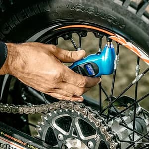 Hogert 10 Bar / 150 PSI Digital Tire Pressure Gauge, HT8G314