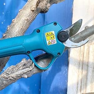 Makita 12Vmax CXT BL 25 mm (1") Cordless Pruning Shear with Rapid Charger & 1 Pcs 4.0Ah Battery, UP100DSMJ