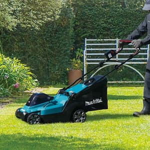 Makita 40Vmax XGT BL 38 cm (15") Cordless Lawn Mower with Rapid Charger & 1 Pcs 4.0Ah Battery, LM003GM103