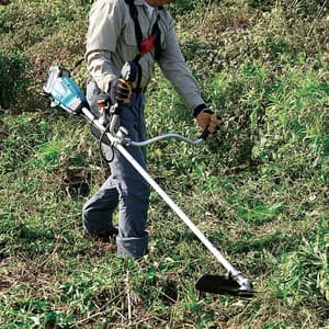 Makita 40Vmax XGT BL 600 W 3-Speed Cordless Grass Trimmer with Rapid Charger & 1 Pcs 4.0Ah Battery, UR016GM101