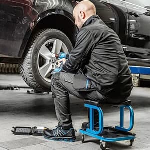 Hogert 130 Kg Load Capacity Workshop seat, HT7G561