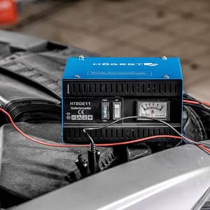 Hogert 6V - 12V Electronic Battery Charger, HT8G611