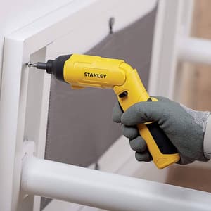 Stanley 4V / 1.5 Ah / 6.35mm Li-ion Cordless Screwdriver With Integrated LED & 30 pcs Accessories Set, SCS4K-B1
