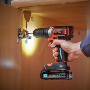 Black+Decker 18V / 10mm Li-ion Cordless Variable Speed Reversible Smart-Tech Cordless Drill Driver, BDCDC18KST-GB
