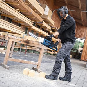 Bosch 18V Professional Cordless Chainsaw (Bare Tool), GKE 18V-40