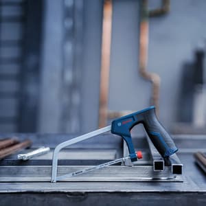 Bosch 150 mm / 6 Inch Hacksaw for Cutting Various Materials (24 TPI), 1 600 A03 9R3