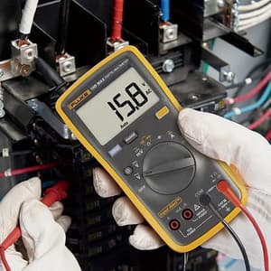 Fluke 15B Max Kit 6000 Counts / 600V Economical Digital Multimeter With TL75 & TL31 Extra-Slim Test Leads