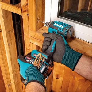Makita 40V max XGT BL 220 Nm Cordless Impact Driver with Rapid Charger & 2 Pcs 2.0 Ah Batteries, TD003GA201