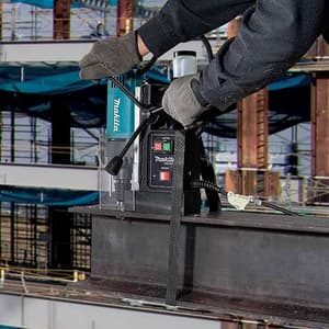 Makita 35 mm (1-3/8") / 1050W Magnetic Drill, HB350