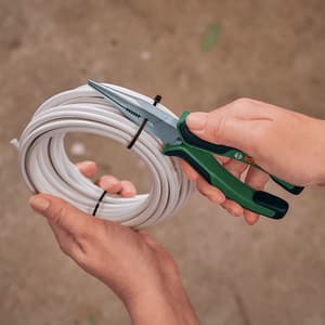 Bosch 7 inch / 180 mm Long Nose Plier, 1 600 A03 2VC