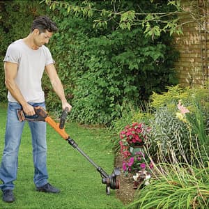 Black+Decker 18V / 28 cm Cordless Power Command String Trimmer With Batteries & Charger, STC1820EPCF-B1