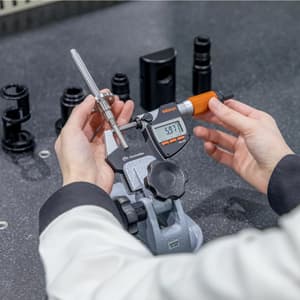Mitutoyo 1 - 2 inch QuantuMike Digital Micrometer With Bidirectional Output, 293-181-40